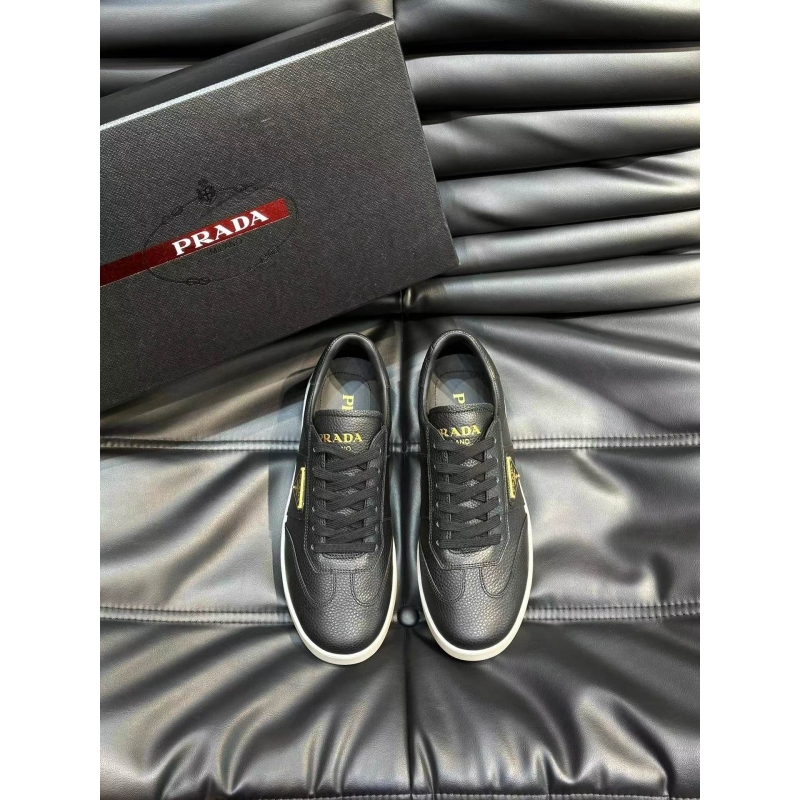 Pra*a casual shoes